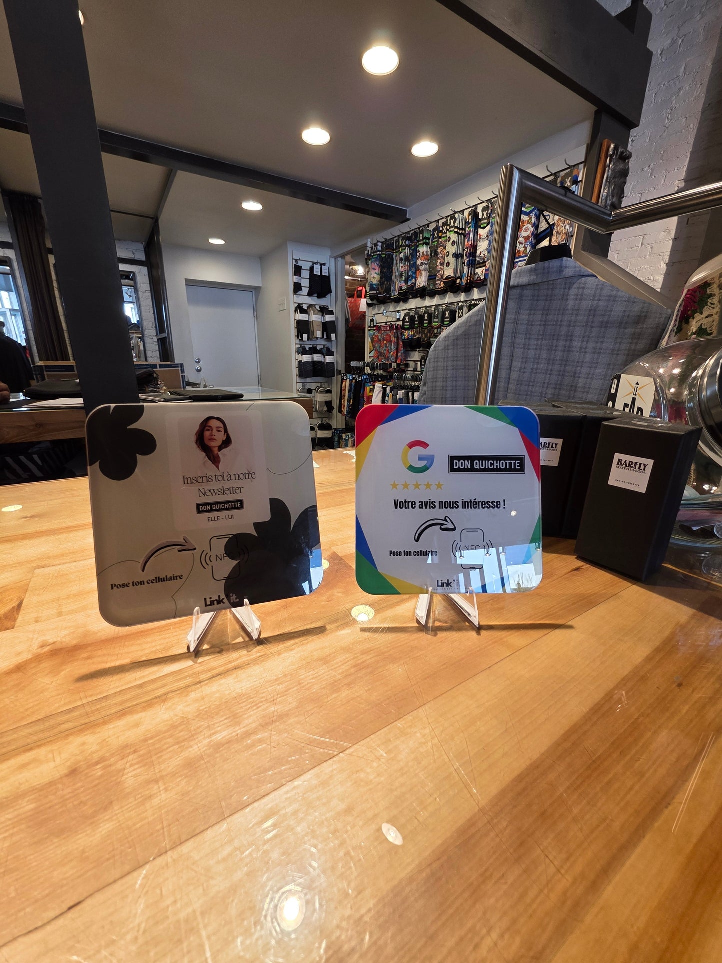 📢 Pack Spécial Boutiques – 5 Macarons NFC + 1 Grande Plaque 🛍️ Link'it